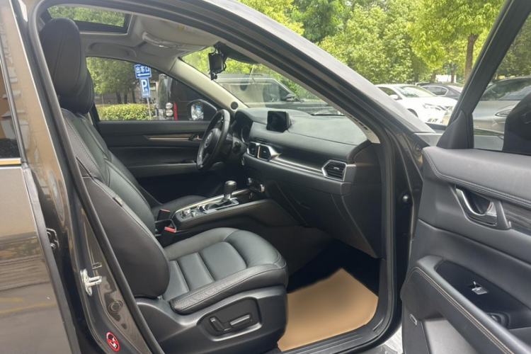 Used Mazda CX-5 2020 2.5L Automatic 4x4 Flagship Edition Interior 7