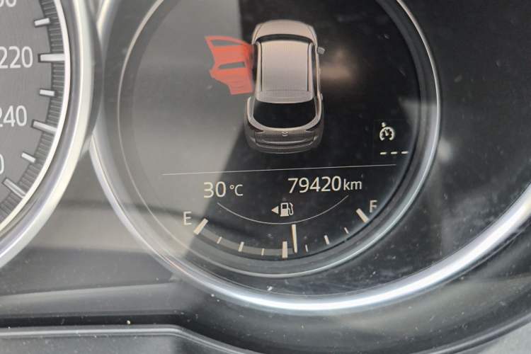 Used Mazda CX-5 2020 2.0L Automatic Two-Wheel Drive ZhiZun Version Odometer Close Up