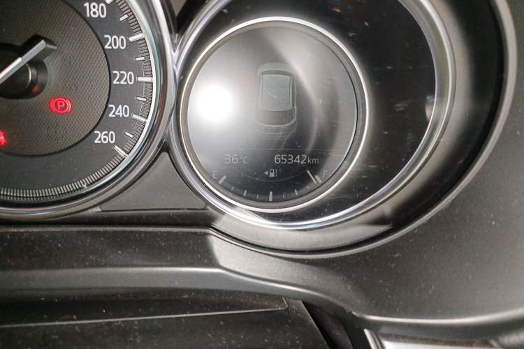 Used Mazda CX-5 2020 2.0L Automatic Two-Wheel Drive Smart Version Odometer Close Up