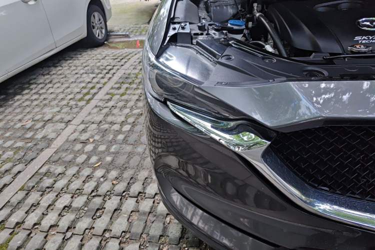 Used Mazda CX-5 2020 Revised Version 2.0L Automatic Two-Wheel Drive ZhiZun Trim Right Front Headlight