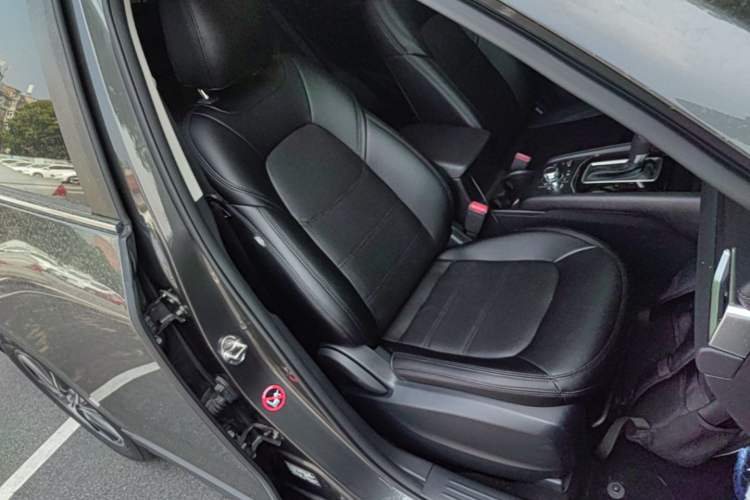 Used Mazda CX-5 2020 2.5L Automatic Two-Wheel Drive Smart Version Right Front Seat