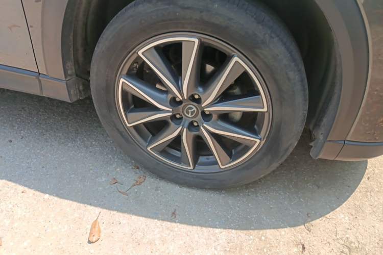 Used Mazda CX-5 2020 2.5L Automatic Two-Wheel Drive ZhiZun Version Right Front Wheel Hub