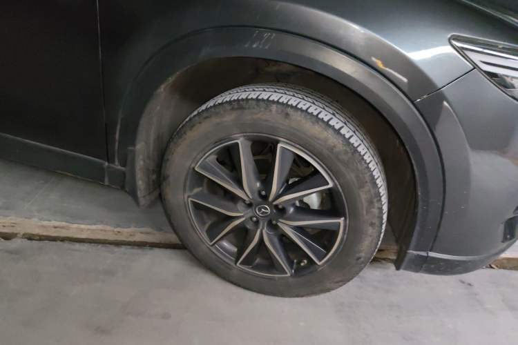 Used Mazda CX-5 2020 2.5L Automatic Two-Wheel Drive Smart Version Right Front Wheel Hub