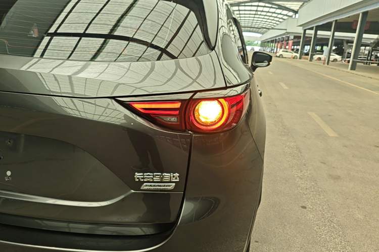 Used Mazda CX-5 2020 2.0L Automatic Two-Wheel Drive ZhiZun Version Right Rear Taillight