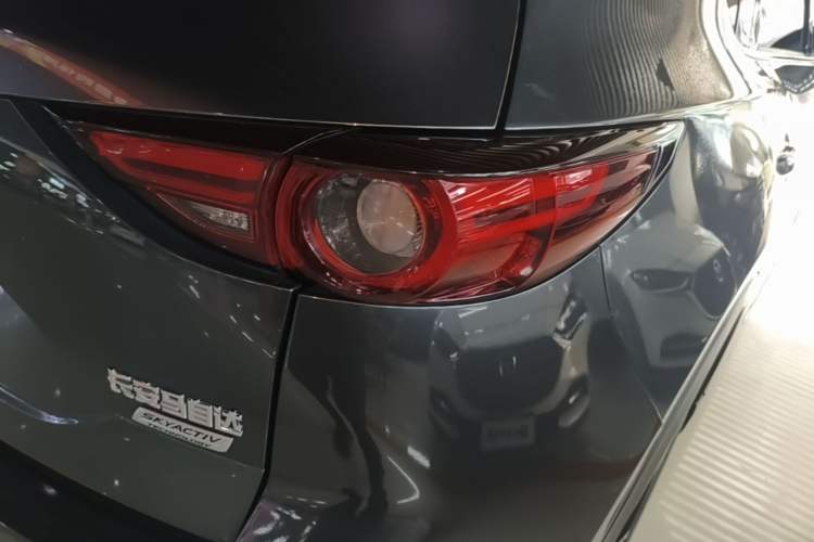 Used Mazda CX-5 2020 2.5L Automatic 4x4 Flagship Edition Right Rear Taillight