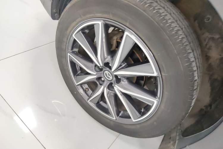 Used Mazda CX-5 2020 Revised Version 2.5L Automatic Two-Wheel Drive ZhiZun Trim Right Rear Wheel Hub