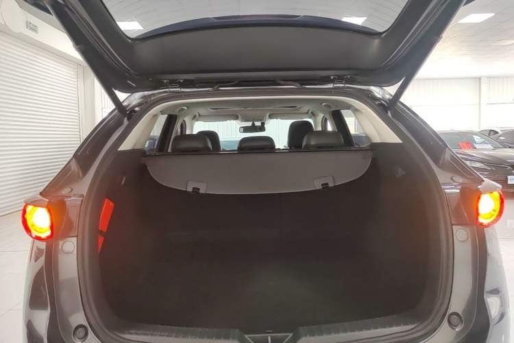 Used Mazda CX-5 2020 Revised Version 2.5L Automatic Two-Wheel Drive ZhiZun Trim Trunk