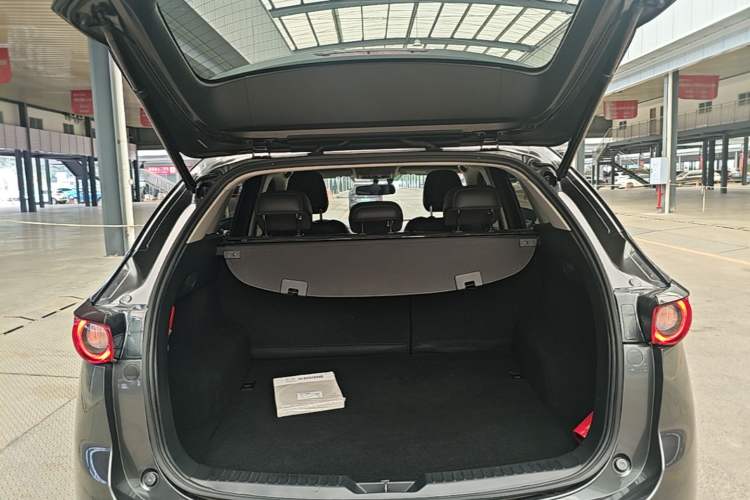 Used Mazda CX-5 2020 2.0L Automatic Two-Wheel Drive ZhiZun Version Trunk
