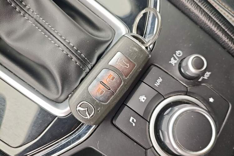 Used Mazda CX-5 2020 Revised Version 2.0L Automatic Two-Wheel Drive ZhiZun Trim Vehicle Key