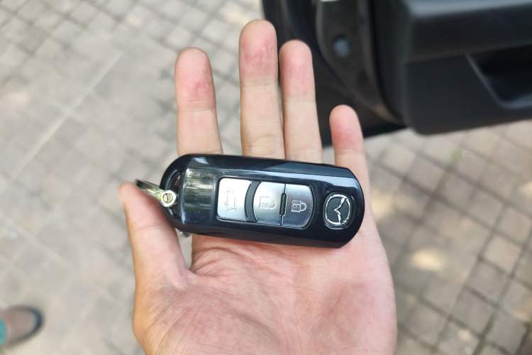 Used Mazda CX-5 2020 2.0L Automatic Two-Wheel Drive ZhiZun Version Vehicle Key