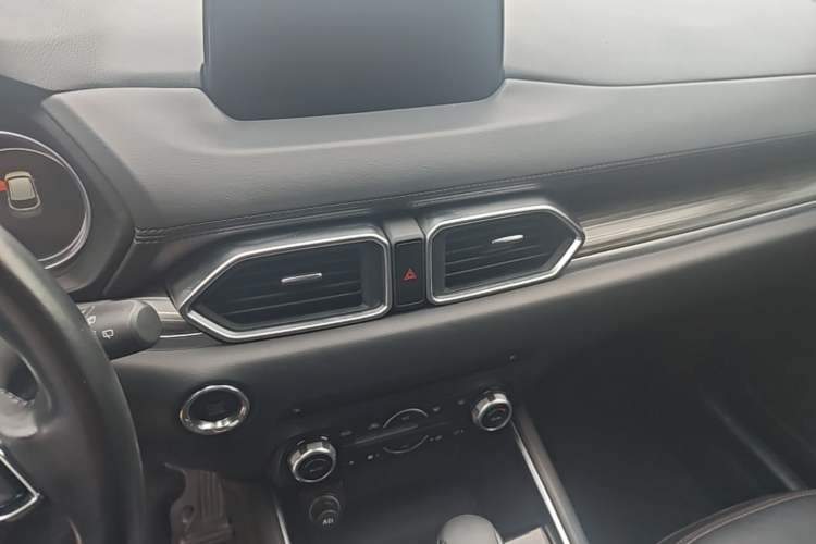 Used Mazda CX-5 2020 Revised Version 2.5L Automatic Two-Wheel Drive ZhiZun Trim Audio And AC Panel