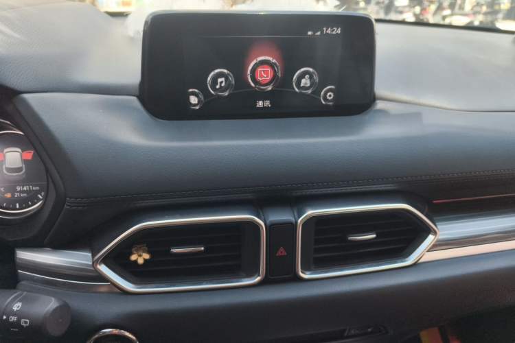 Used Mazda CX-5 2020 2.0L Automatic Two-Wheel Drive ZhiZun Version Audio And AC Panel