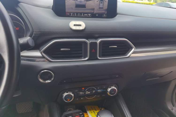 Used Mazda CX-5 2020 2.0L Automatic Two-Wheel Drive ZhiZun Version Audio And AC Panel