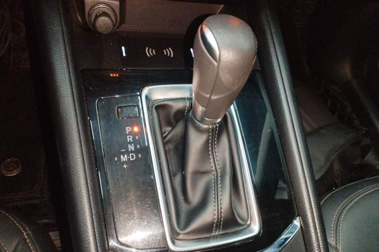 Used Mazda CX-5 2020 2.0L Automatic Two-Wheel Drive ZhiZun Version Gear Lever