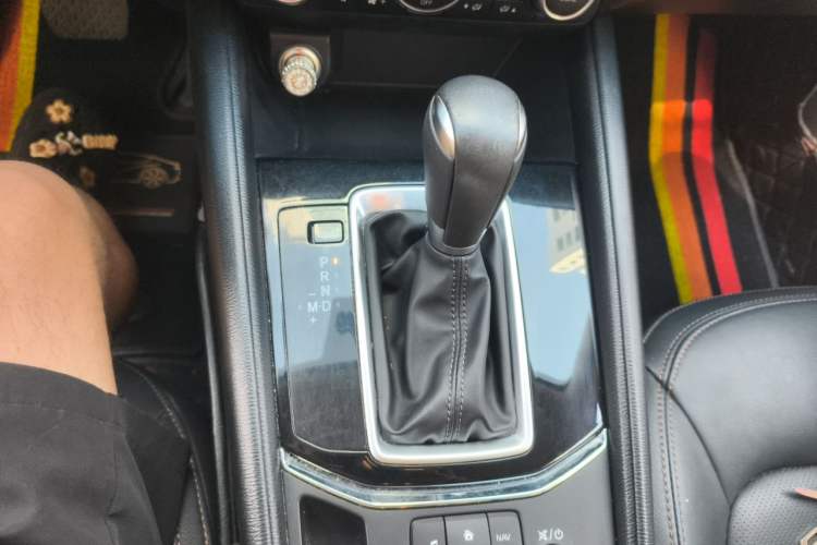 Used Mazda CX-5 2020 2.0L Automatic Two-Wheel Drive ZhiZun Version Gear Lever