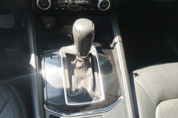 Used Mazda CX-5 2020 2.0L Automatic Two-Wheel Drive ZhiZun Version Gear Lever