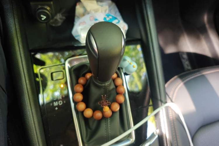 Used Mazda CX-5 2020 2.0L Automatic Two-Wheel Drive ZhiZun Version Gear Lever