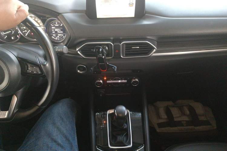 Used Mazda CX-5 2020 Revised Version 2.0L Automatic Two-Wheel Drive ZhiZun Trim Gear Lever