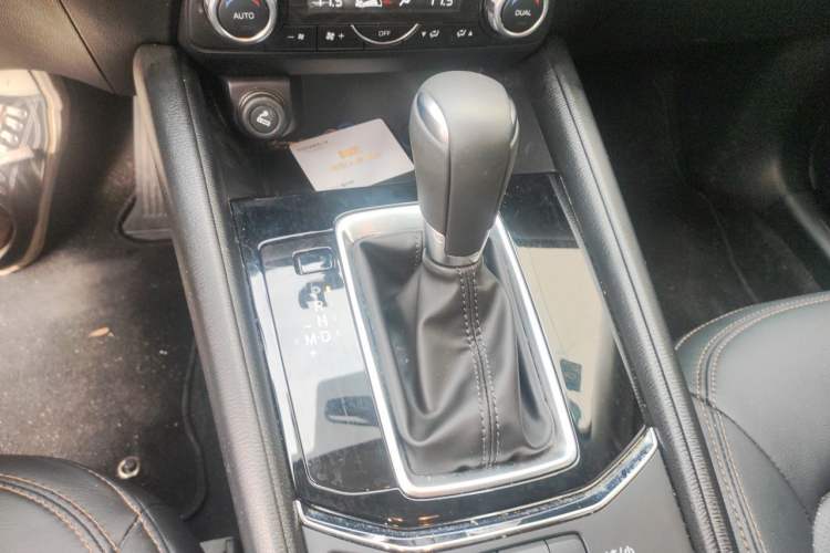 Used Mazda CX-5 2020 2.0L Automatic Two-Wheel Drive ZhiZun Version Gear Lever