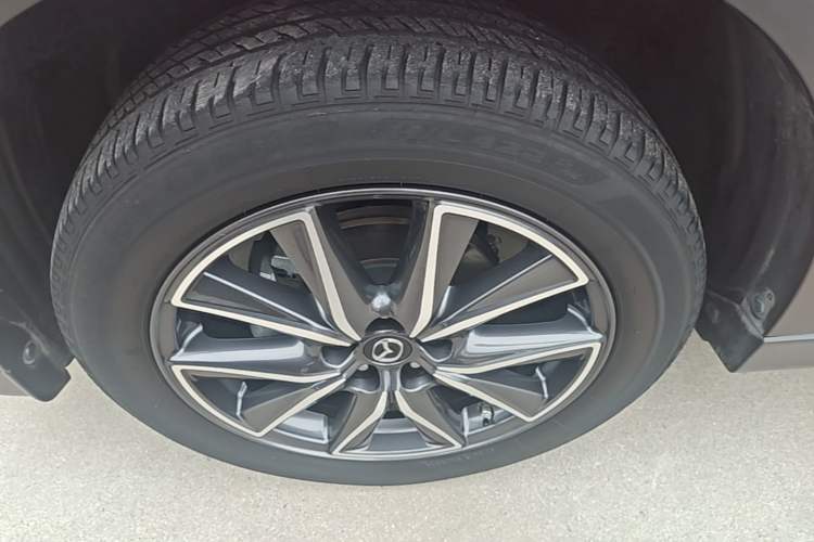 Used Mazda CX-5 2020 Revised Version 2.5L Automatic Two-Wheel Drive ZhiZun Trim Left Front Wheel Hub