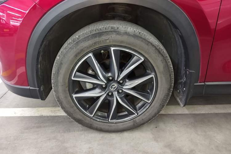 Used Mazda CX-5 2020 Revised Version 2.5L Automatic Two-Wheel Drive ZhiZun Trim Left Front Wheel Hub