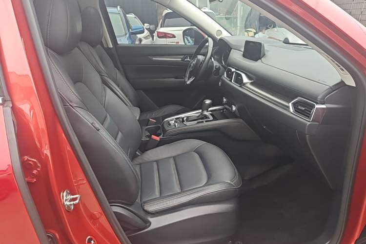 Used Mazda CX-5 2020 Revised Version 2.5L Automatic Two-Wheel Drive ZhiZun Trim Right Front Seat