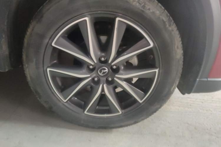 Used Mazda CX-5 2020 2.5L Automatic Two-Wheel Drive ZhiZun Version Right Front Wheel Hub