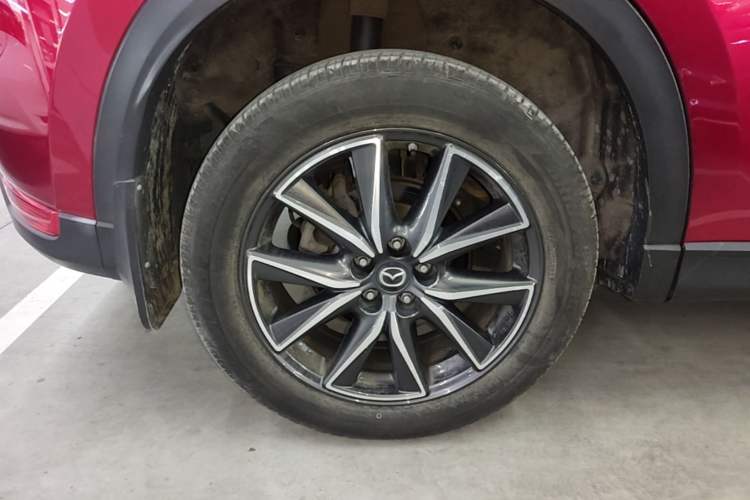 Used Mazda CX-5 2020 Revised Version 2.5L Automatic Two-Wheel Drive ZhiZun Trim Right Rear Wheel Hub