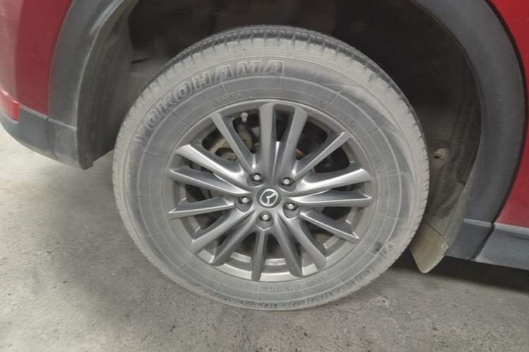 Used Mazda CX-5 2020 Revised Version 2.0L Automatic Two-Wheel Drive ZhiZun Trim Right Rear Wheel Hub