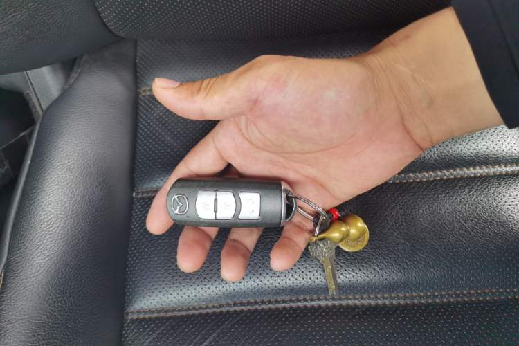 Used Mazda CX-5 2020 2.0L Automatic Two-Wheel Drive ZhiZun Version Vehicle Key