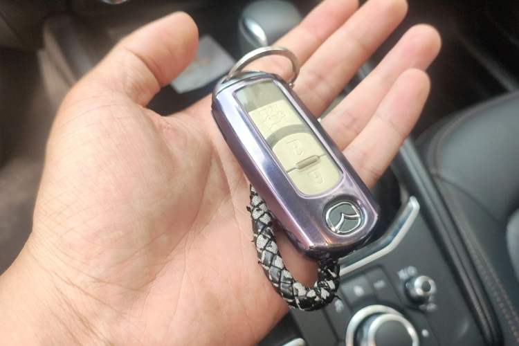 Used Mazda CX-5 2020 2.0L Automatic Two-Wheel Drive ZhiZun Version Vehicle Key