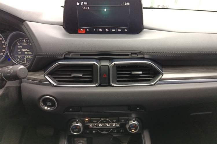 Used Mazda CX-5 2020 2.5L Automatic Two-Wheel Drive ZhiZun Version Audio And AC Panel