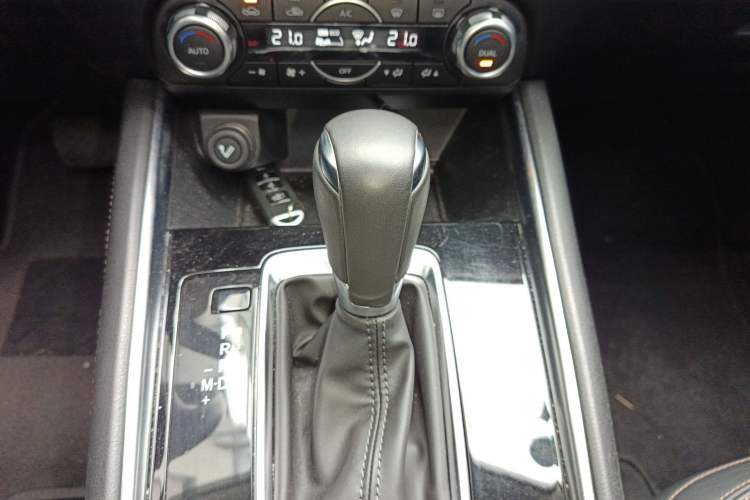 Used Mazda CX-5 2020 2.5L Automatic Two-Wheel Drive ZhiZun Version Gear Lever