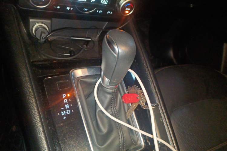 Used Mazda CX-5 2020 2.0L Automatic Two-Wheel Drive ZhiZun Version Gear Lever