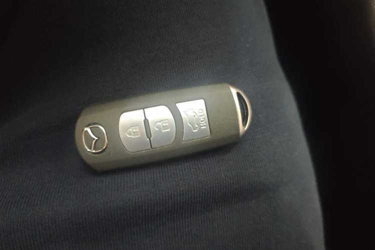 Used Mazda CX-5 2020 2.0L Automatic Two-Wheel Drive ZhiZun Version Interior 1