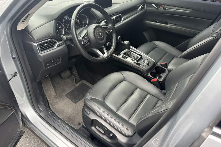 Used Mazda CX-5 2020 2.5L Automatic Two-Wheel Drive ZhiZun Version Interior 1