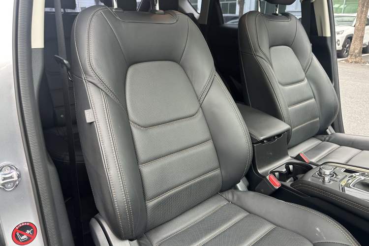 Used Mazda CX-5 2020 2.5L Automatic Two-Wheel Drive ZhiZun Version Interior 9