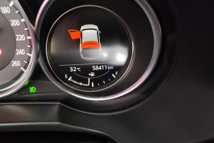 Used Mazda CX-5 2020 2.0L Automatic Two-Wheel Drive ZhiZun Version Odometer Close Up