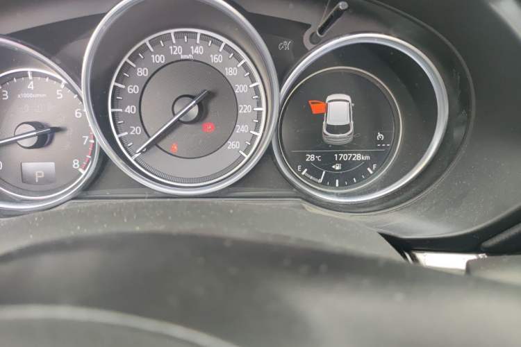 Used Mazda CX-5 2020 2.0L Automatic Two-Wheel Drive ZhiZun Version Odometer Close Up