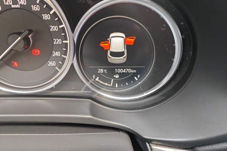 Used Mazda CX-5 2020 2.5L Automatic Two-Wheel Drive ZhiZun Version Odometer Close Up