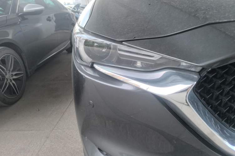 Used Mazda CX-5 2020 Revised Version 2.0L Automatic Two-Wheel Drive ZhiZun Trim Right Front Headlight