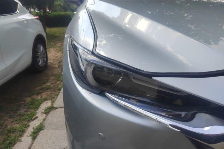 Used Mazda CX-5 2020 2.5L Automatic 4x4 ZhiZun Trim Right Front Headlight