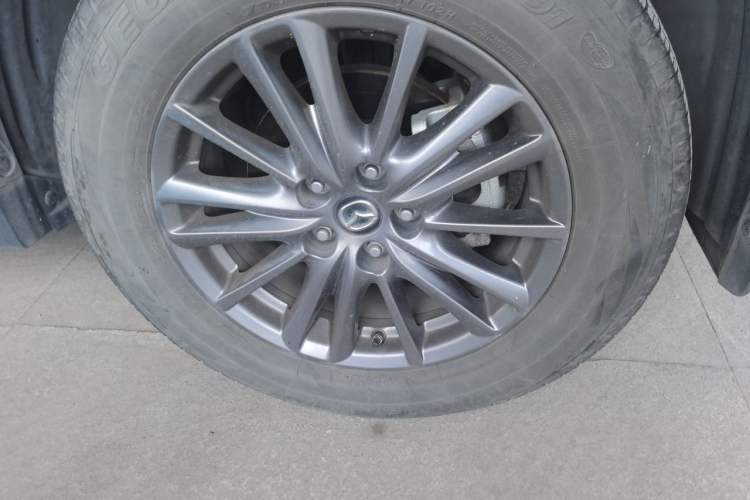 Used Mazda CX-5 2020 Revised Version 2.0L Automatic Two-Wheel Drive ZhiZun Trim Right Front Wheel Hub