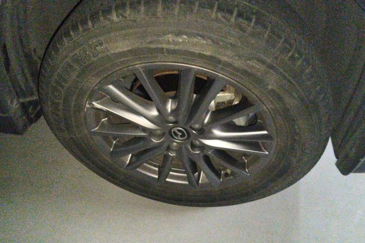 Used Mazda CX-5 2020 Revised Version 2.0L Automatic Two-Wheel Drive ZhiZun Trim Right Front Wheel Hub