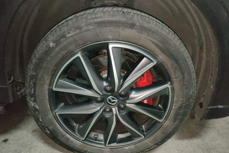 Used Mazda CX-5 2020 Revised Version 2.5L Automatic Two-Wheel Drive ZhiZun Trim Right Front Wheel Hub
