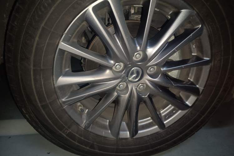Used Mazda CX-5 2020 2.0L Automatic Two-Wheel Drive ZhiZun Version Right Front Wheel Hub