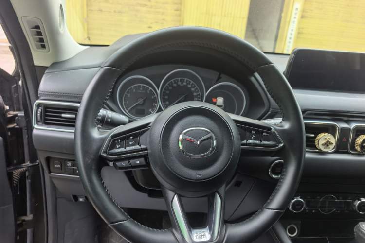 Used Mazda CX-5 2020 2.5L Automatic Two-Wheel Drive ZhiZun Version Steering Wheel
