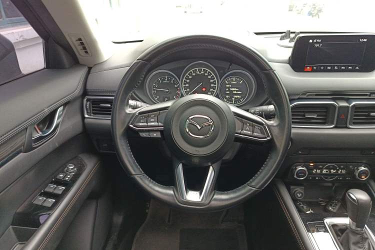 Used Mazda CX-5 2020 2.5L Automatic Two-Wheel Drive ZhiZun Version Steering Wheel
