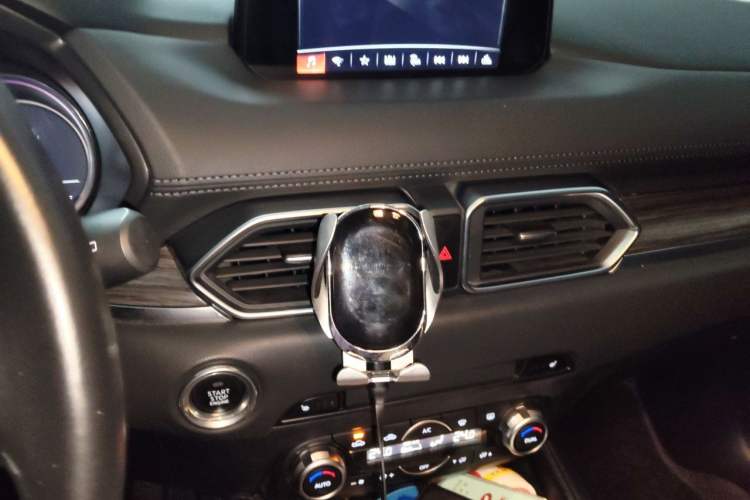 Used Mazda CX-5 2020 2.0L Automatic Two-Wheel Drive ZhiZun Version Audio And AC Panel