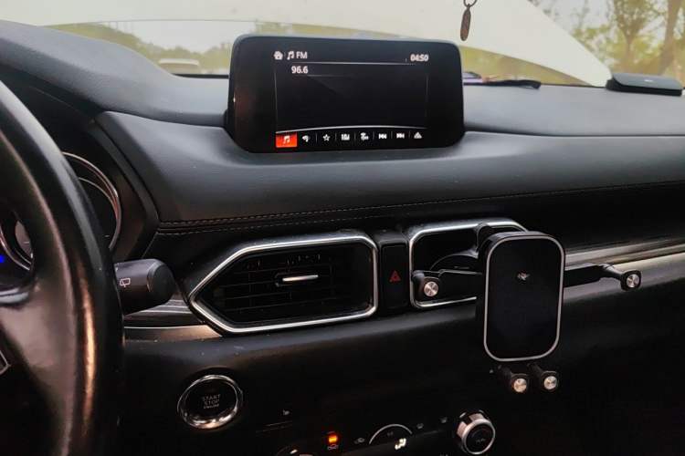 Used Mazda CX-5 2020 2.0L Automatic Two-Wheel Drive ZhiZun Version Audio And AC Panel